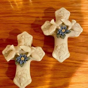 Porcelain keepsake cross boxes with Bird